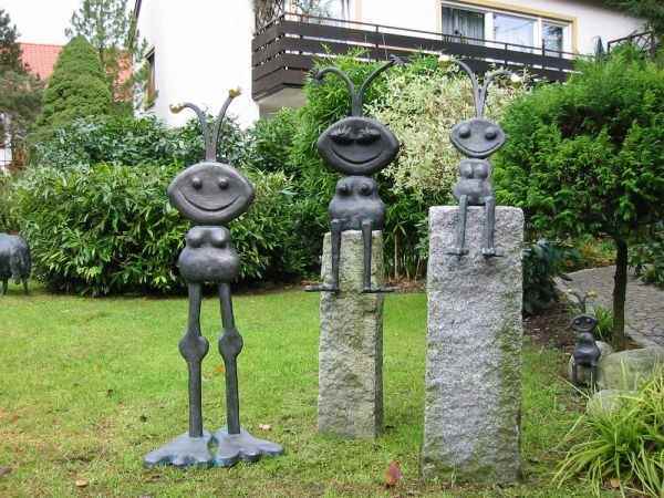 Ameisen Kupferfiguren namens Emil für den Garten von Young A