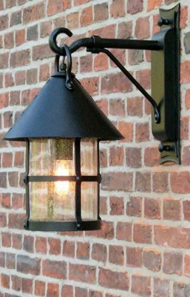 Wandlampe Pferdestall alt schwarz hängend