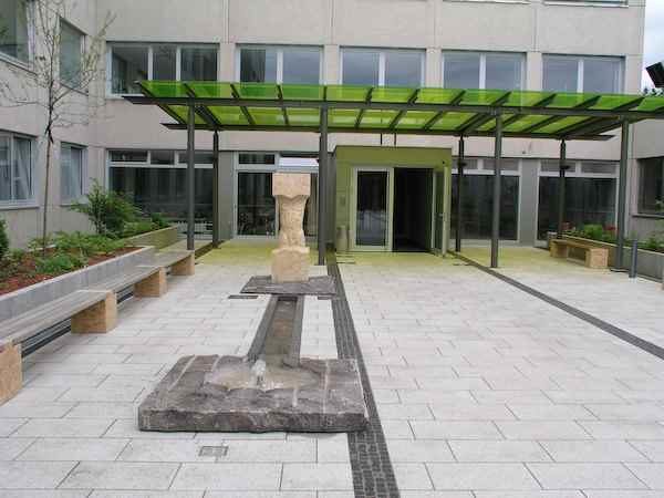 Granit Brunnen außen