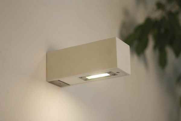 kleine  weiße Wandleuchte Power LED