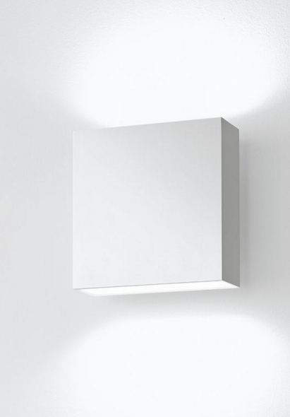 Wandlampe außen weiß quadratisch.