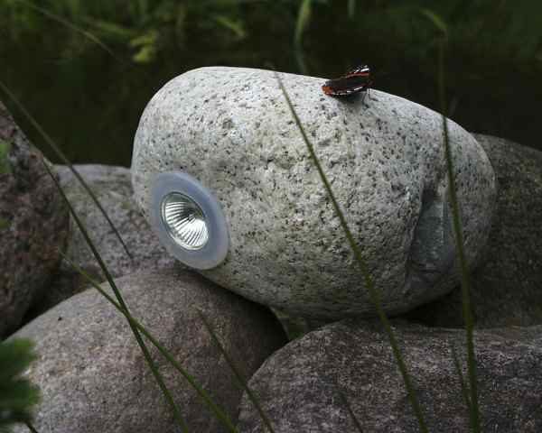 Natursteinlampe mit eingebautem Spot