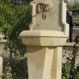 stehender Wandbrunnen Garten Antik Naturstein