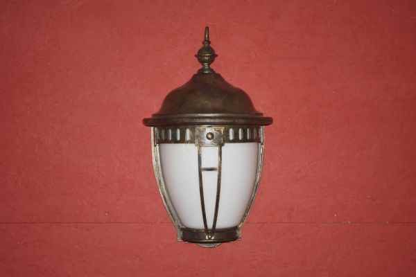 Wandleuchte außen mit  weißglas