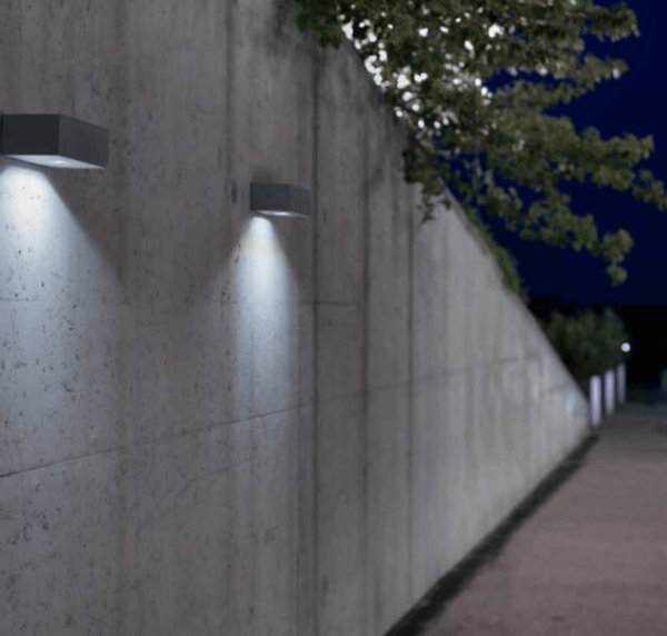 moderne Beton Wandlampe außen einseitig oder beidseitig strahlend