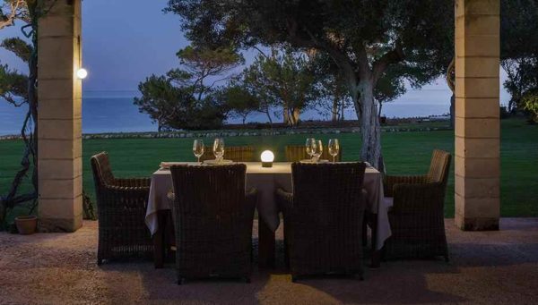 Akkuleuchte Mond als Terrassenleuchte