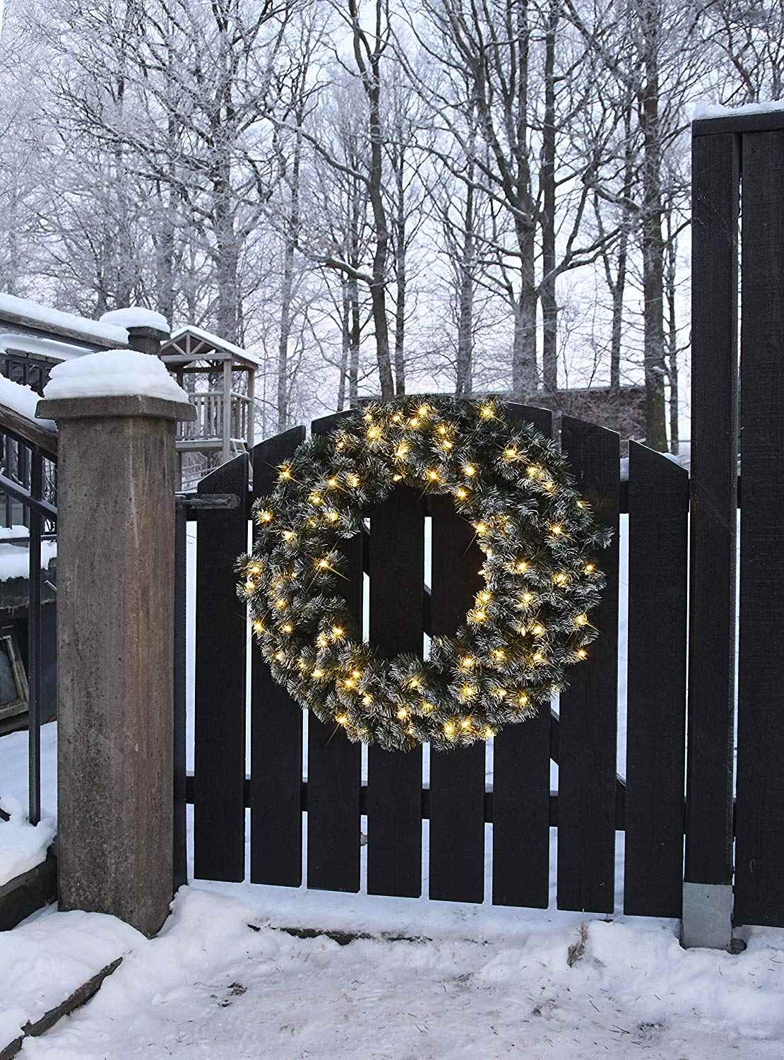 Großer Licht Tannenkranz außen für eine schöne Weihnachtsdekoration