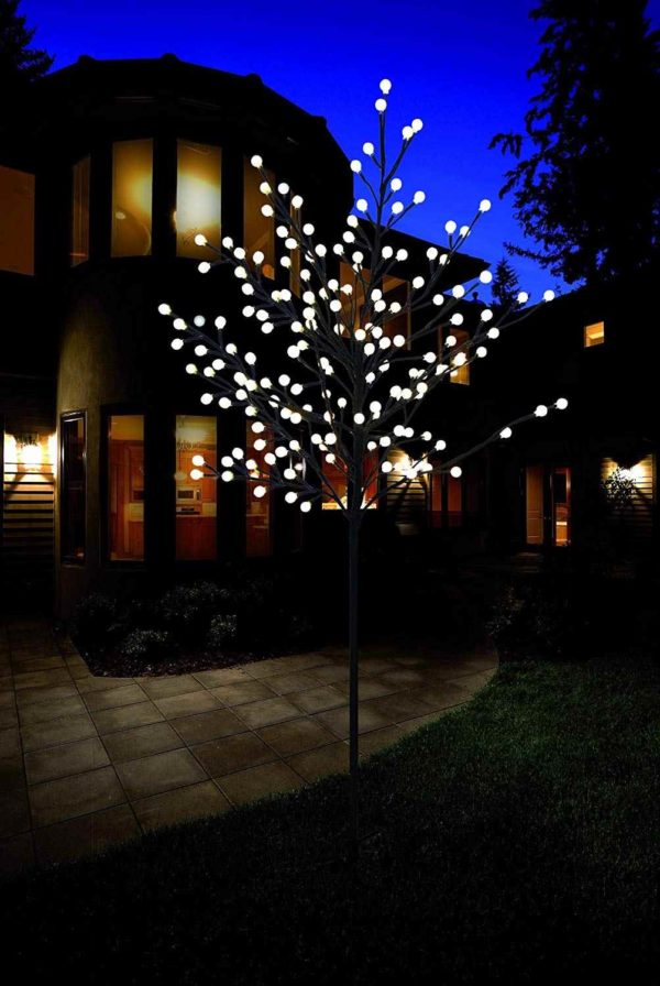 Weihnachts Lichtbaum außen