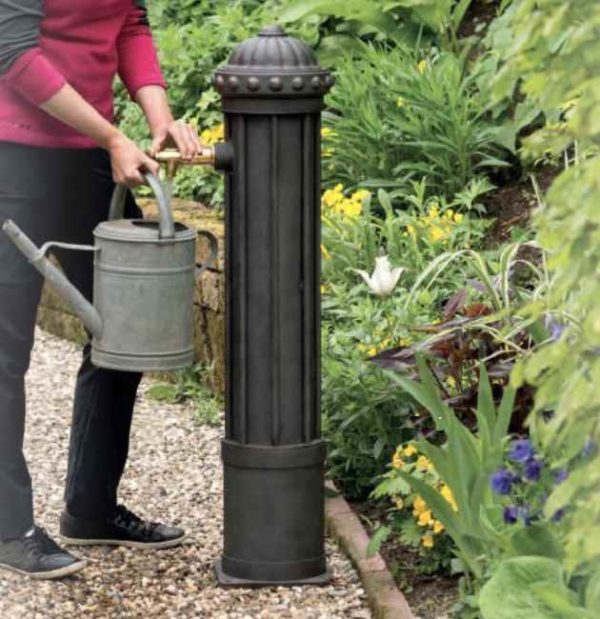 Große Wassersäule für den Garten