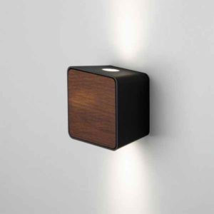 Kleine moderne LED Holz Wandleuchte außen