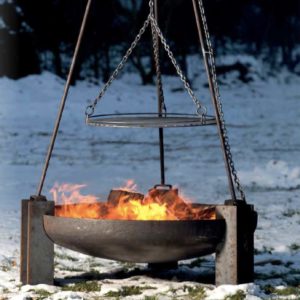 Massives Dreibein Grill und Feuerschale