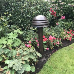 Gartenleuchte passend zur Bepflanzung