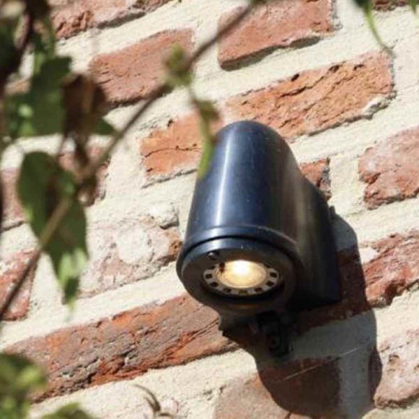 Kleine Außenwandlampe für wenig Platz LED-Technik