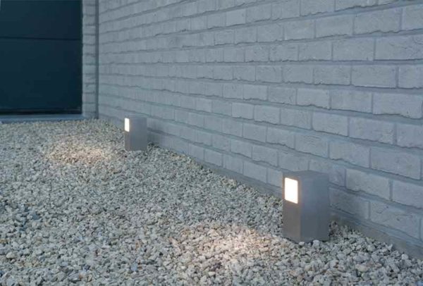 Kleine quadratische Weglampe mit Seitenlicht