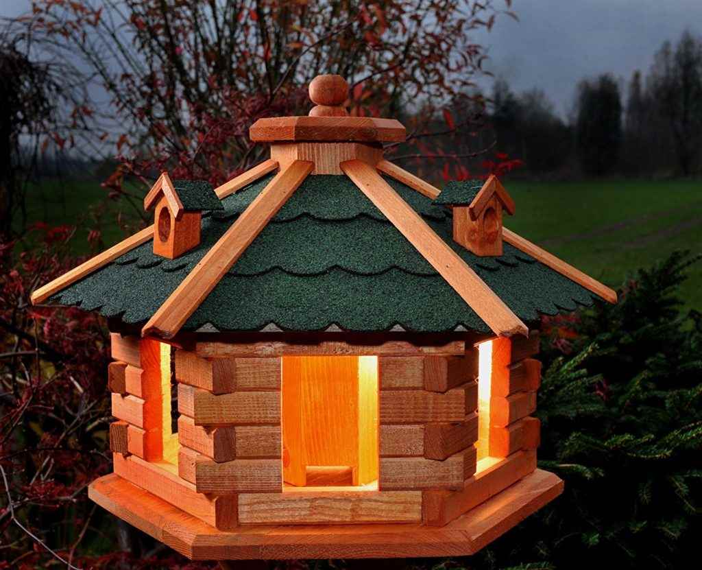 Vogel Futterhaus mit Solarbeleuchtung ein Blickfang auch bei Nacht