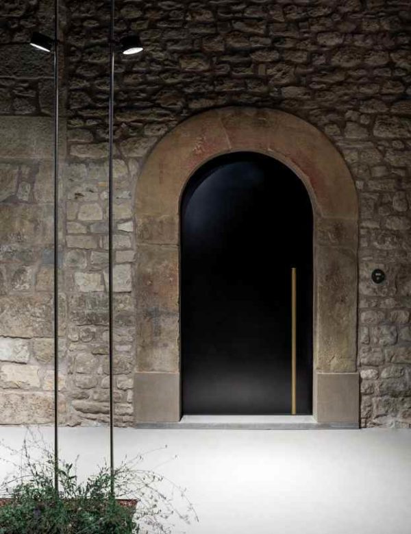 In der Höhe verstellbare Außenlampe Hof Anwendung