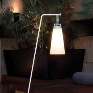 Mobile flexible Stehlampe für außen