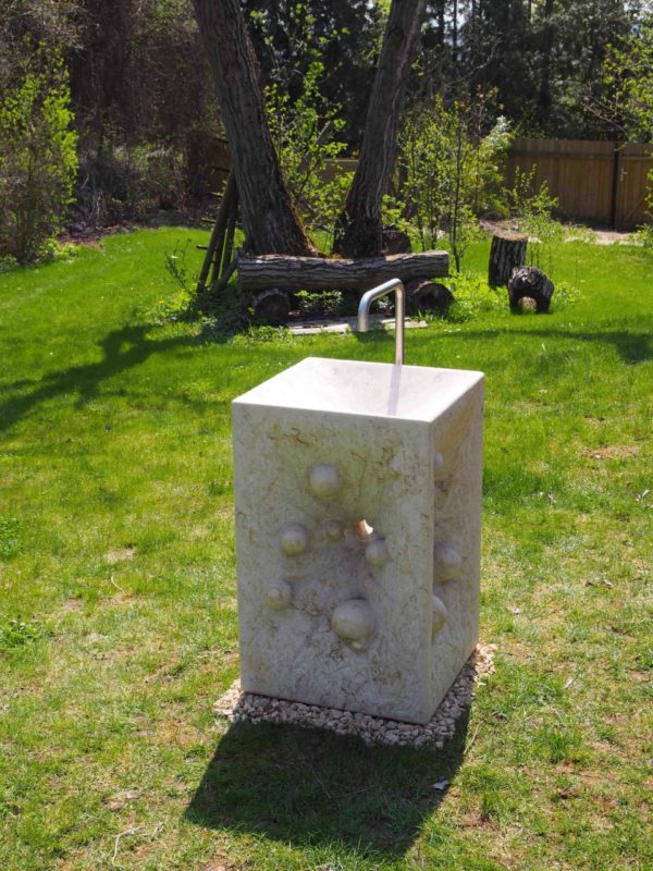 Exklusiver handgefertigter Gartenbrunnen 2