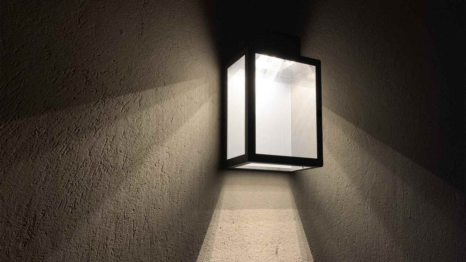 Solar Wandbeleuchtung- schöner Hingucker für moderne Architektur!