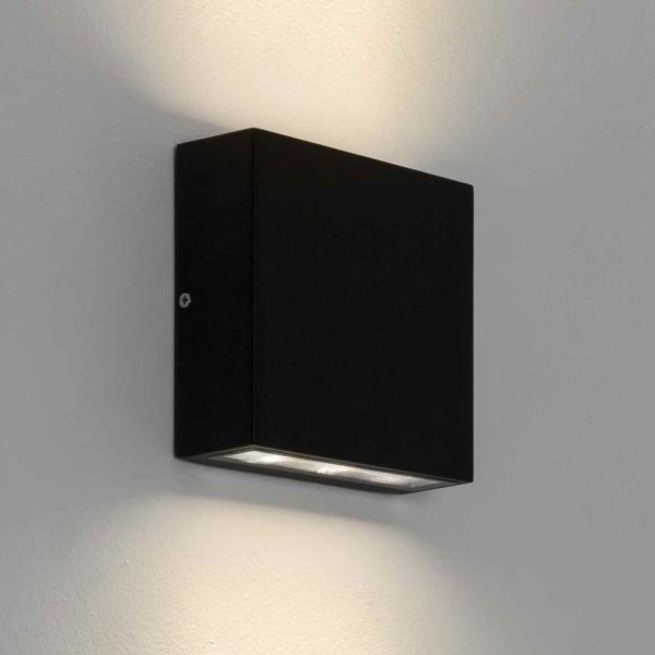 schwarze quadratische Wandlampe outdoor