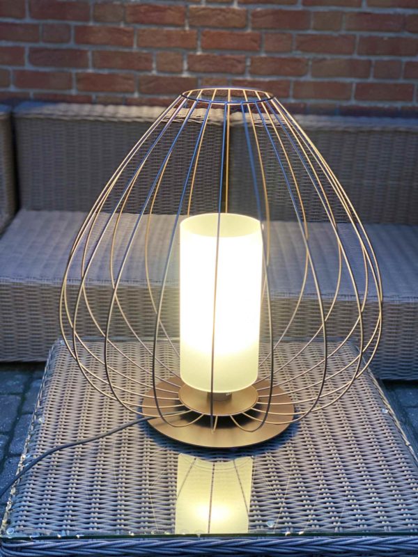 Wunderschöne Außenleuchte für Garten und Terrasse