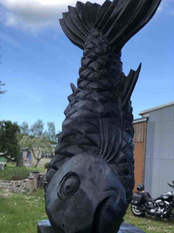 Riesen Fisch Skulptur aus Holz, Große Koi Skulptur für außen