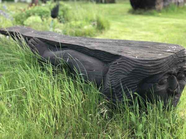 Exklusive Gartenbank Skulpturen aus Holz
