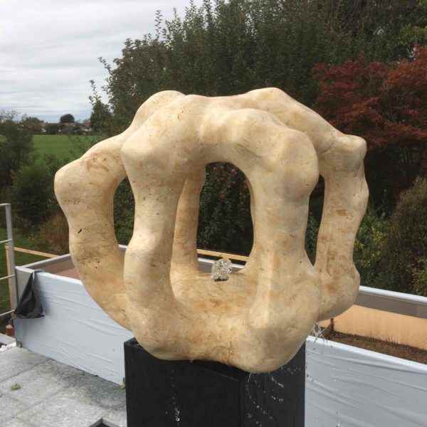Kunstvolle Designer Brunnen für Außen