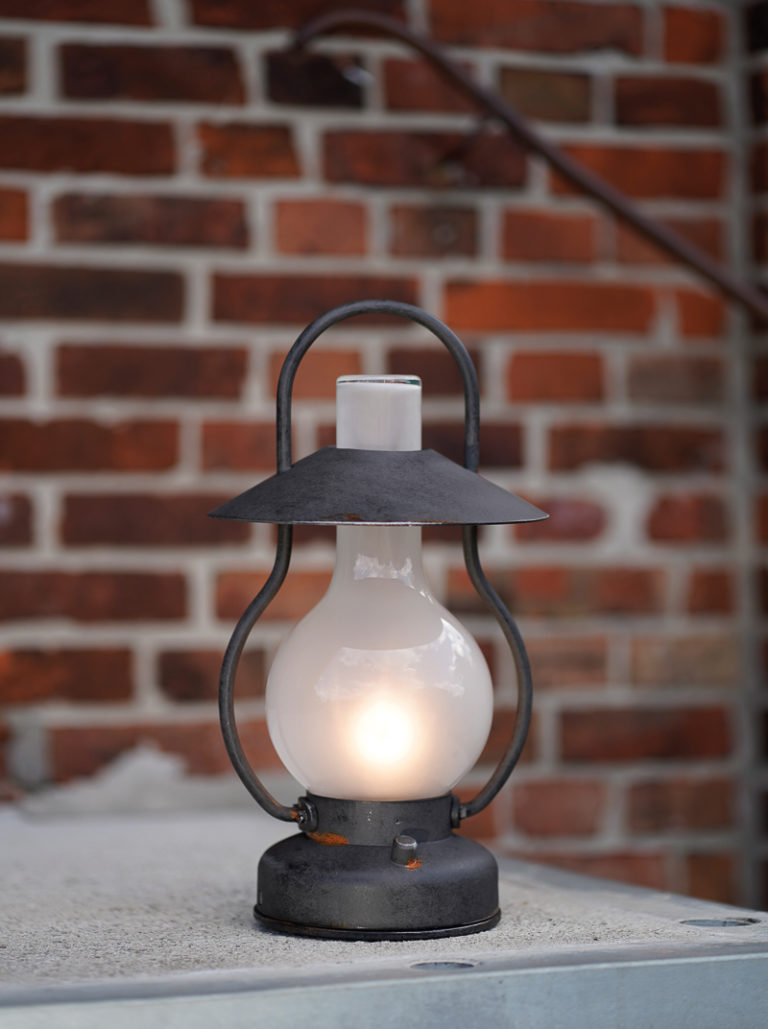 230Volt Außenlampe wie Petroleumleuchte aus Schmiedeeisen
