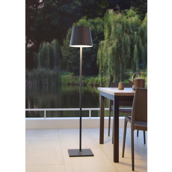 Schwarze Akku Stehlampe für den Außenbereich