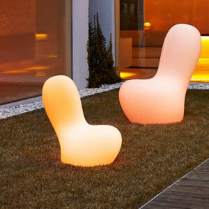 Leuchtende coole Sessel für außen