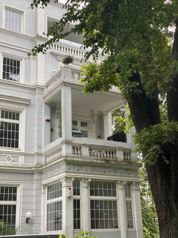 Luxus Vogelhaus für Balkone und Gärten
