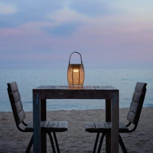 Perfekte Akkuleuchte für die Strandbar