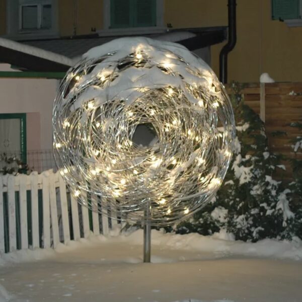 Kunstvolle Lichtskulptur für außen