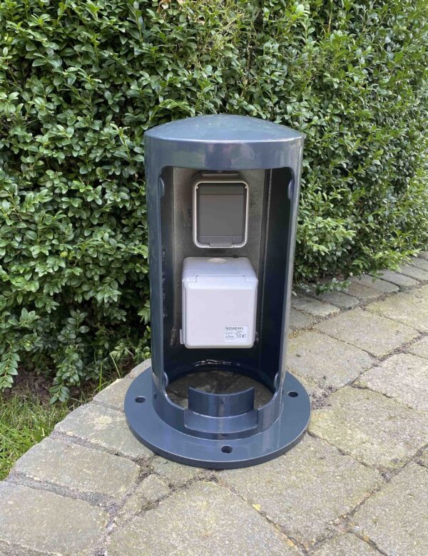 Steckdosensäule mit 380 Volt CEE und Schukosteckdose 230V