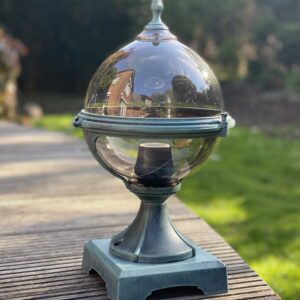 Schöne Kugel Sockel Gartenleuchte