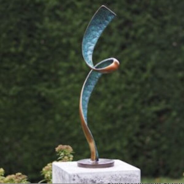 Moderne Gartenskulptur aus Bronze