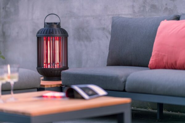 Schöner Design Tisch Heizstrahler für Lounge Wintergarten und Terrasse