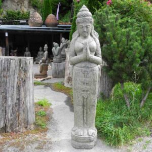 Große Namaste Gartenskupltur aus Stein