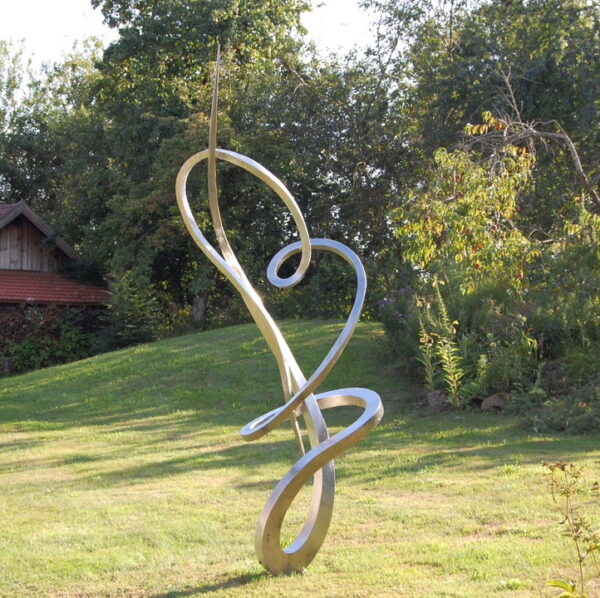 Große schöne Gartenskulptur aus Edelstahl