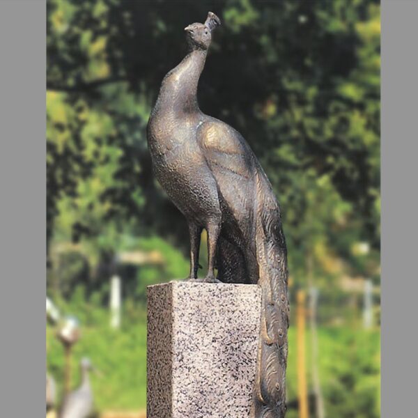 Großer Pfau aus Bronze