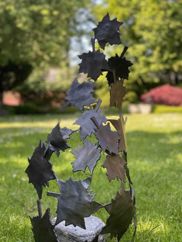 Hingucker Gartenskulptur Blättersturm
