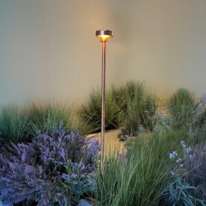 Kleine Kupfer Gartenleuchte für Blumenbeete zum Stecken