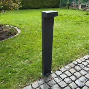 Moderne schwarze Garten Wegleuchte in L Form