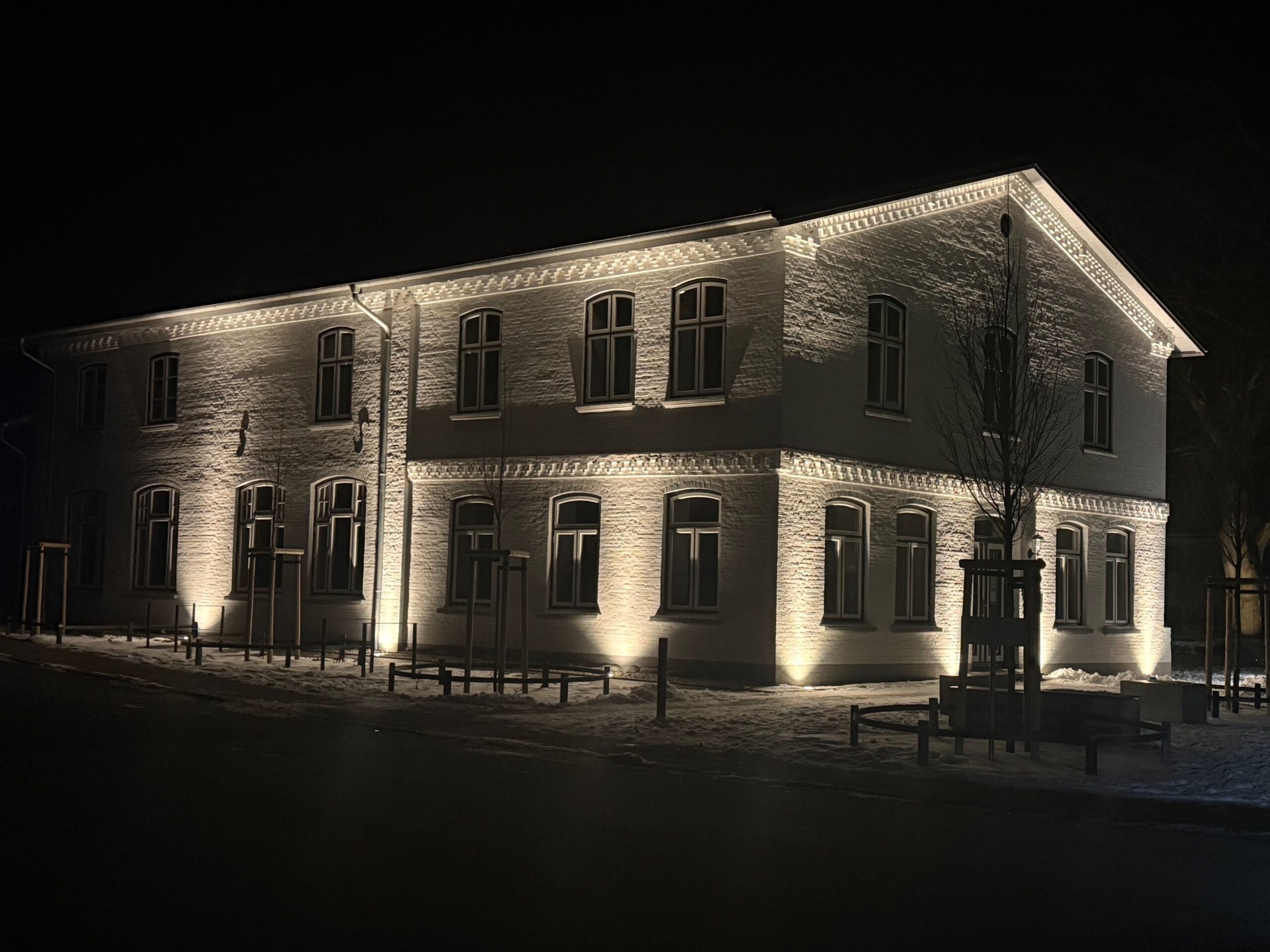 Beispiel schöner Hausfassaden Beleuchtungssshgrpßer Häuser