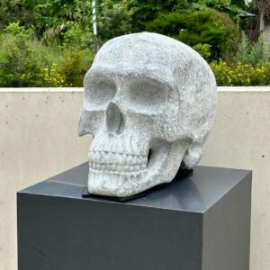 Exklusive Sockel Skulptur Totenkopf