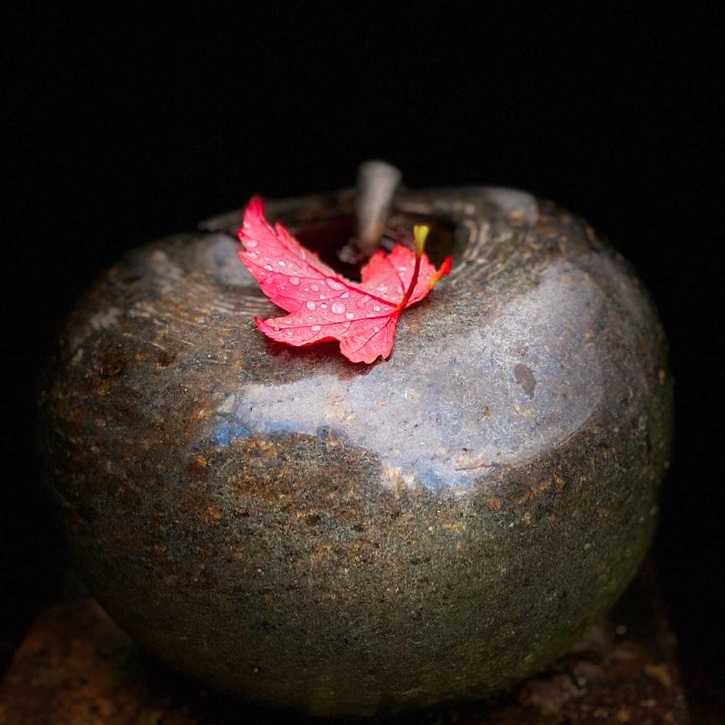 Exklusive Apfel Skulptur aus grünem Granit 23cm