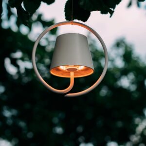 Kleine moderne Outdoor Akkuleuchte zum Hängen