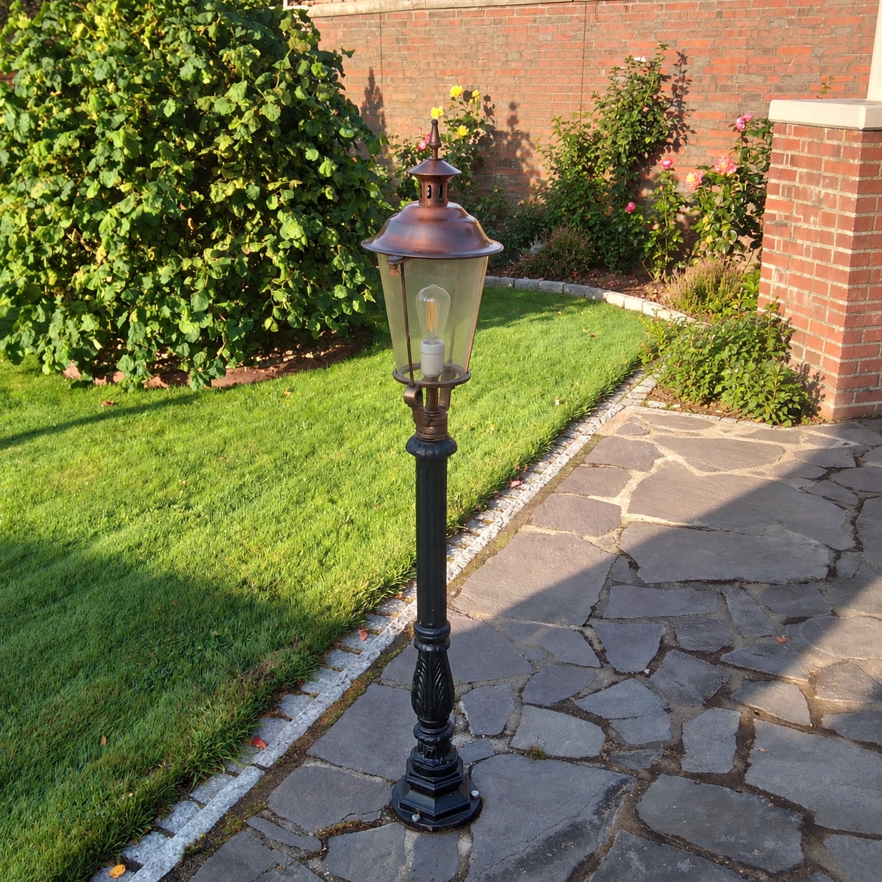Kupfer Gartenlaterne 150 cm mit Gusseisenmast